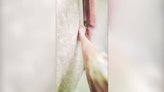 Washing my dirty soles (it tickles)