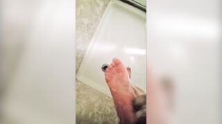 Washing my dirty soles (it tickles)