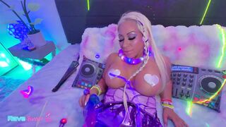 Platinum Braids Pamela Sanderson Meets The DJ And Gets Fucked Deep!