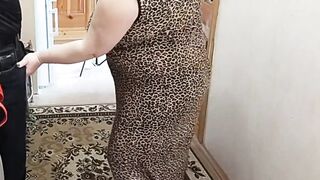Girlfriend with big tits and butt sucks knob and fucks in pussy