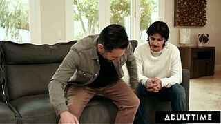Favourable Hunk Screws MILF With DILF Helper
