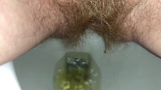 Zoom Pee in Crap-house and Spread Snatch Lips - Bunnie Lebowski