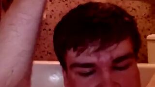 Артем сосет сам себе дрочит ногами лижет ноги self suck autofellatio self footjob