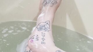 BBW soapy feet rub down