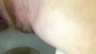 Hawt MILF Morning Pee on the shitter