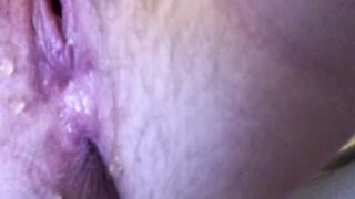 Hawt MILF Morning Pee on the shitter