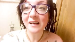 goth Nakey Pee