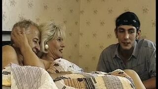 Spanner fragt ob er mit ficken darf