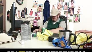SEXY Latina Veronica Rodriguez learns she can squirt