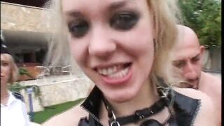 Follie sessuali di giovani troie (Full Original Clip in HD