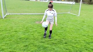 Tranny football slut! After training, it's time for a blow job-job!