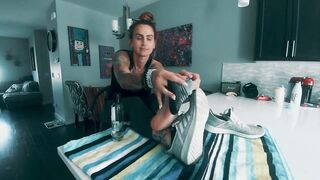 MILF Pours Oil on her Feet & Teases you with her Flawless Pink Soles! HD PREVIEW