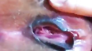 Indonesian Teen Girl playing with her Pussy 100 %