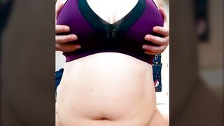 My full fluphy stomach and 36D boobs getting bounced around in SLOWMO