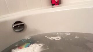Teen Virgin Plays With Baths bomb and Vibrator
