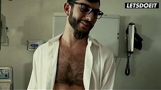 This chab Was Getting Head From a Thick Lalin cutie... Then Kenzie Reeves Dropped Down and They Shared His Dong
