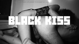 Lulee makes her lover shiver under her fingers, before making him moan