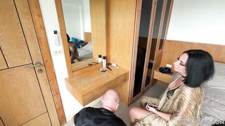Married MILF Fucks Resort Worker While Husband Is Away - Vacation Cheating!