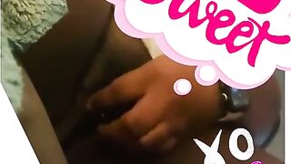 Pussy play and squirt