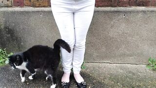 ⭐ I just soaked my pants while saying greetings to my kitty!