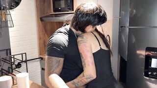 I miss my ex and give a decision to call her... This is the reunion between Samy Ortiz and Christian Chaux