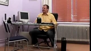 Perky young brunette gets her cunt screwed and takes a facial