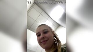 Fingering cunt in public cumming so hot