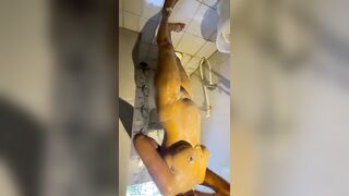 Homemade wife bathing clip