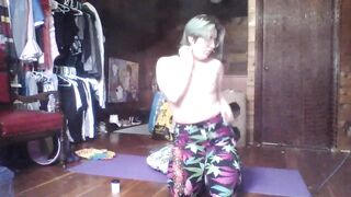 STONER SWEETHEART DOES NUDE YOGA