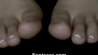 READY FOR CUM! TOEGIRL'S FRENCH PEDICURED TOES
