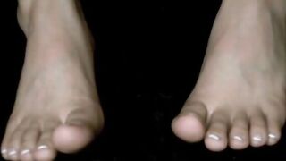 READY FOR CUM! TOEGIRL'S FRENCH PEDICURED TOES