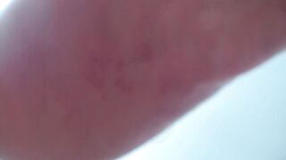 I'm a pretty giantess! Crush you, little creature!