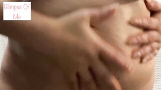 Abdomen and back applying lotion - glimpseofme