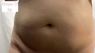 Abdomen and back applying lotion - glimpseofme