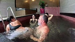 A lot of debauchery in the motel pool, me and two friends with Binho Ted.