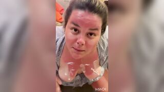 Sunburnt floozy sucks a knob