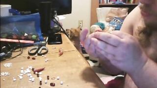 The Hew Allens Show S01E002 Making a Necklace