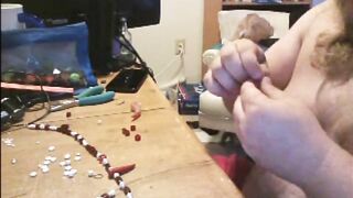 The Hew Allens Show S01E002 Making a Necklace