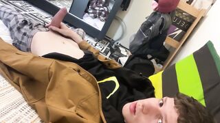 Twink skinny gamer cumming multiples times
