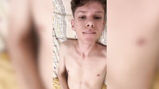 Twink skinny gamer cumming multiples times