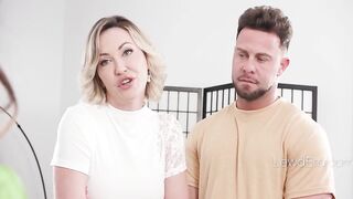 2 Massuese Fuck Client After Looking At His Insufferable Wife