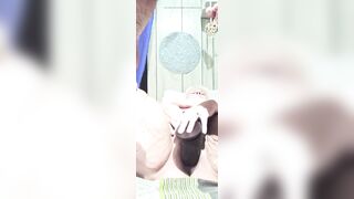 Getting to the Center of That Creamy Chewy Vagina