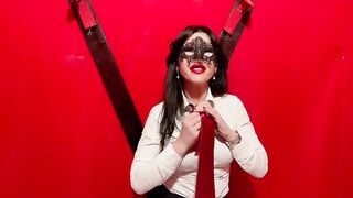Headmistress Susanna Guerriero in veste da segretaria