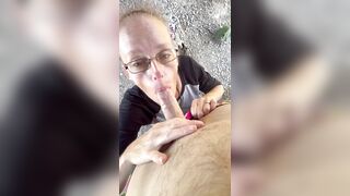 MILF receives an amateur knob session now