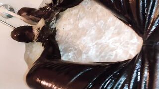 Void urine and Wetlook Night Fully Clothed