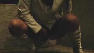Worthy Pee despairing