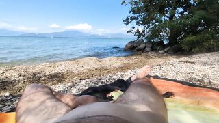 Jerk Off in Public – I Get Naked on the Beach and a Hot Girl Enjoys the Show