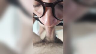 Unemployed Colombian woman is convinced to suck knob in exchange for payment
