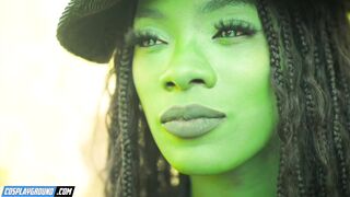 Ana Foxxx Makes Kenna James Cum Hard on a Green Sex tool - Nasty Porn Cosplay Parody