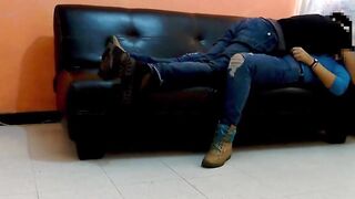 We got deli on the sofa -video